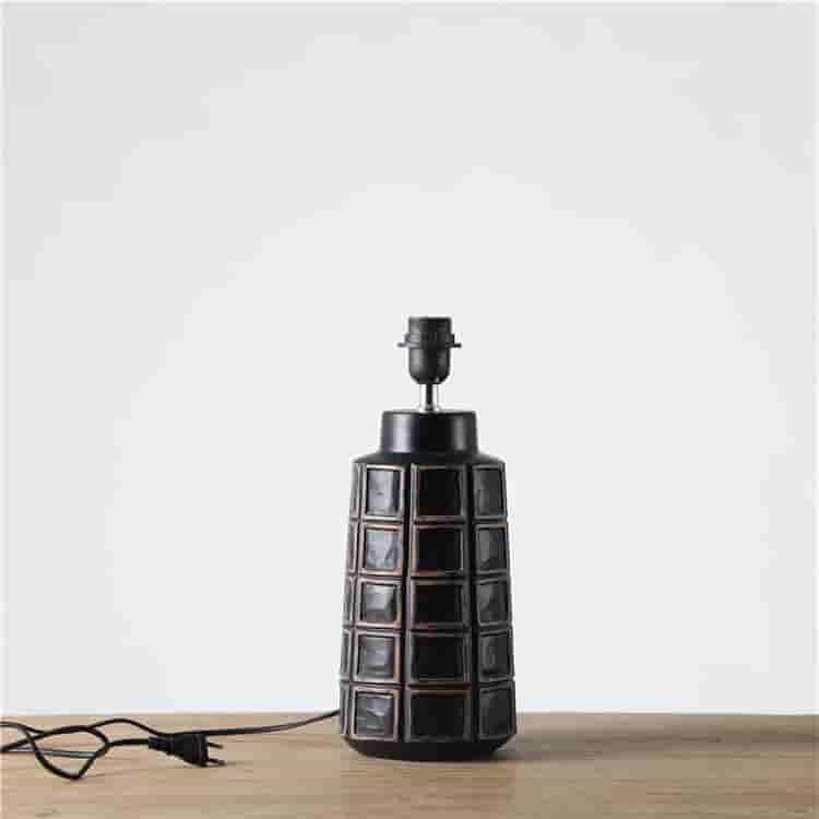 Traditional Home Hotel Living Room Decor Vintage Fabric Shade Carved Resin Table Lamp