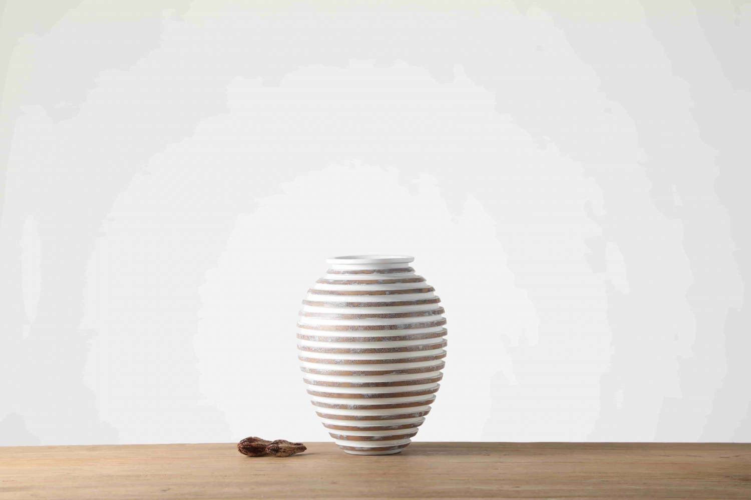 Modern nordic style home crafts table top home decor vases resin flower vase