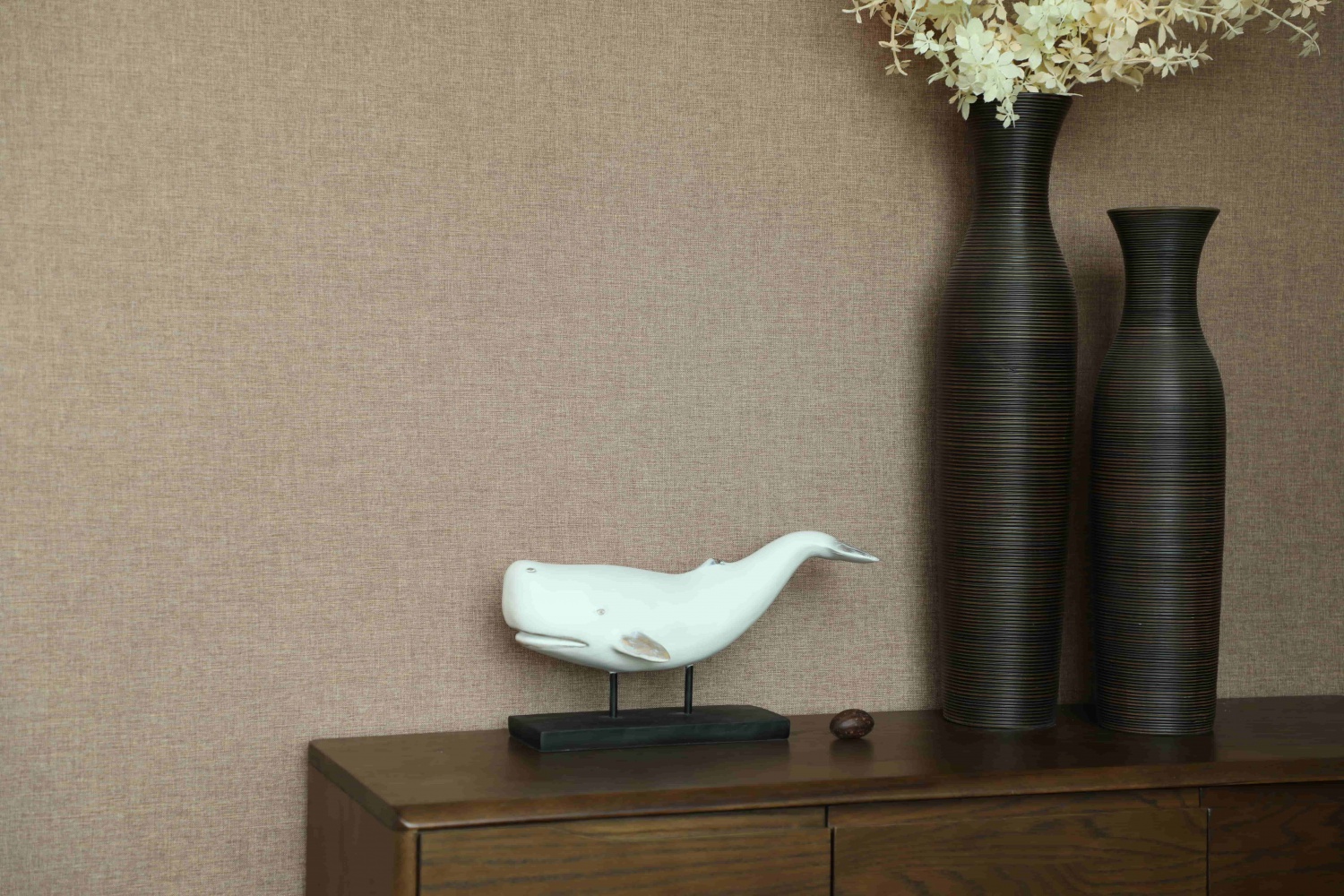 Nordic Modern Figures Desk Decoration Home Living Room Resin Black Whale Statue Resin Crafts Home Decor