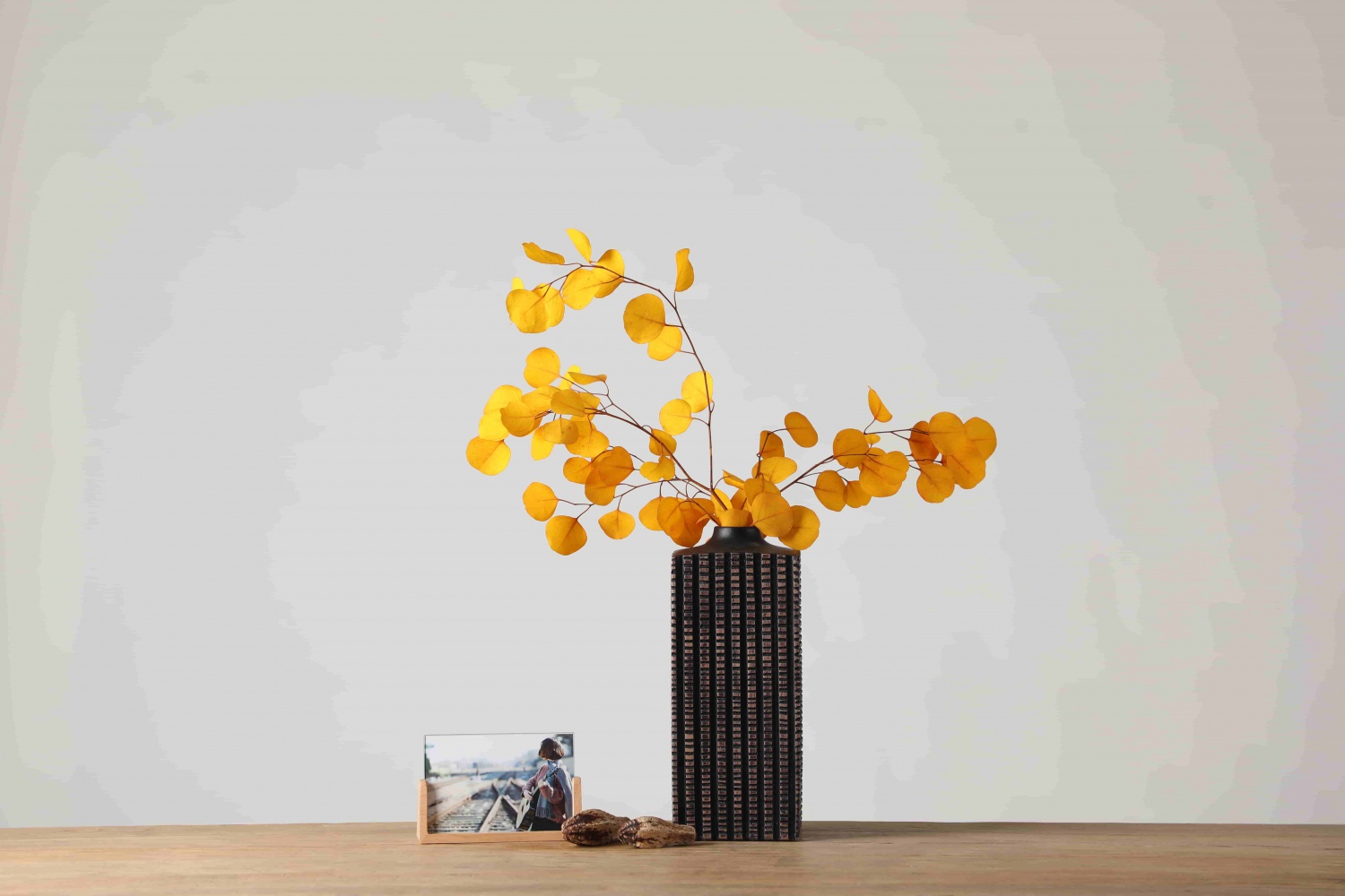 Wholesale Handmade Nordic Black Resin Flower Vase Home Accessories Ornaments Resin Art Decor Flower Vase Home Art Resin Vase