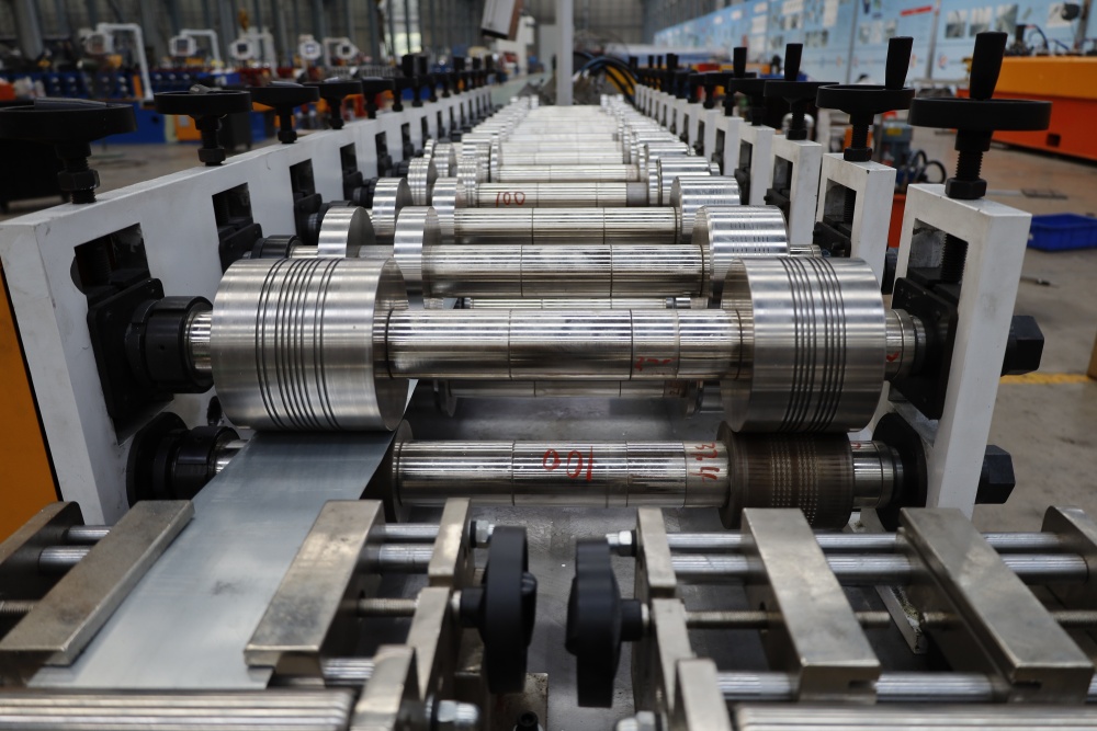 Cheap Price Double Cutting Blade Light Keel Steel Metal Forming Machine Fully Automatic Cold Forming Machine