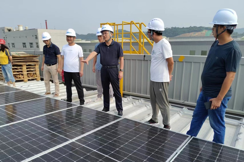 市国资公司党委副书记、总司理何辉调研宝钢公司二期光伏建设项目