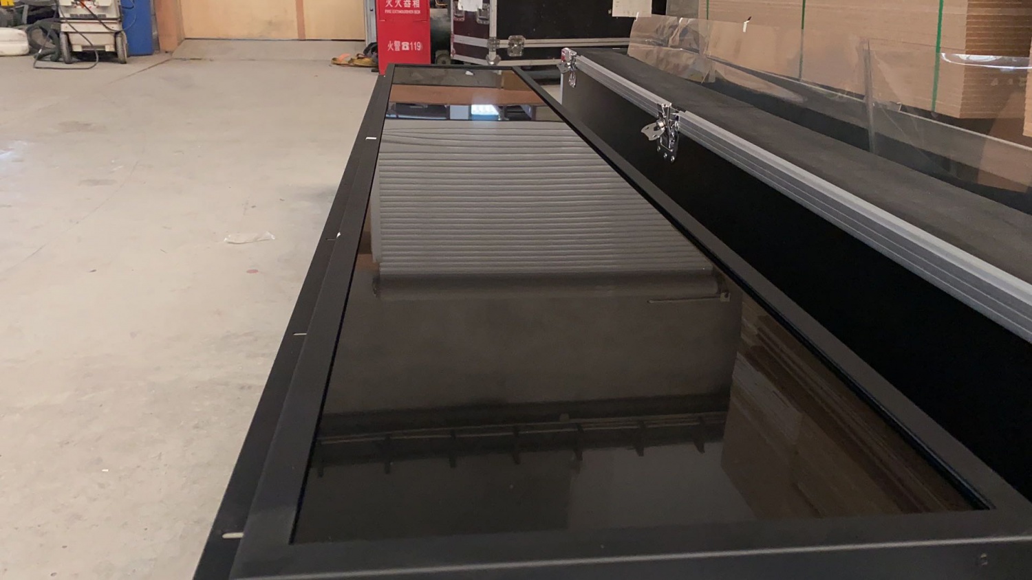 75.5寸条形液晶屏模组