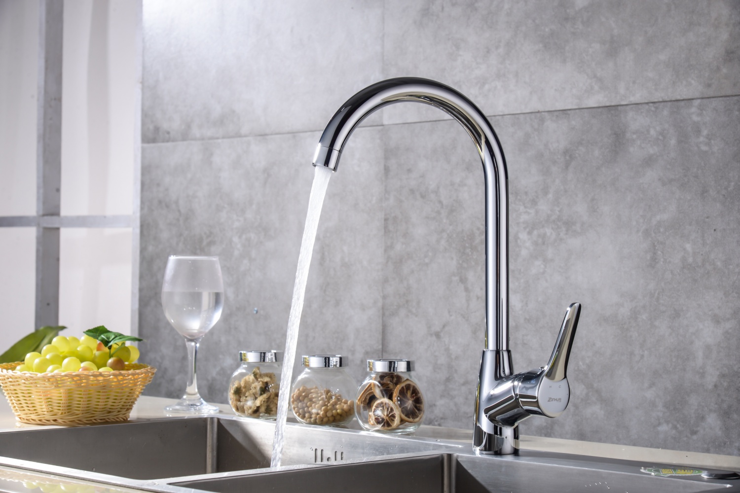 932-107单孔冷热混淆菜盆龙头