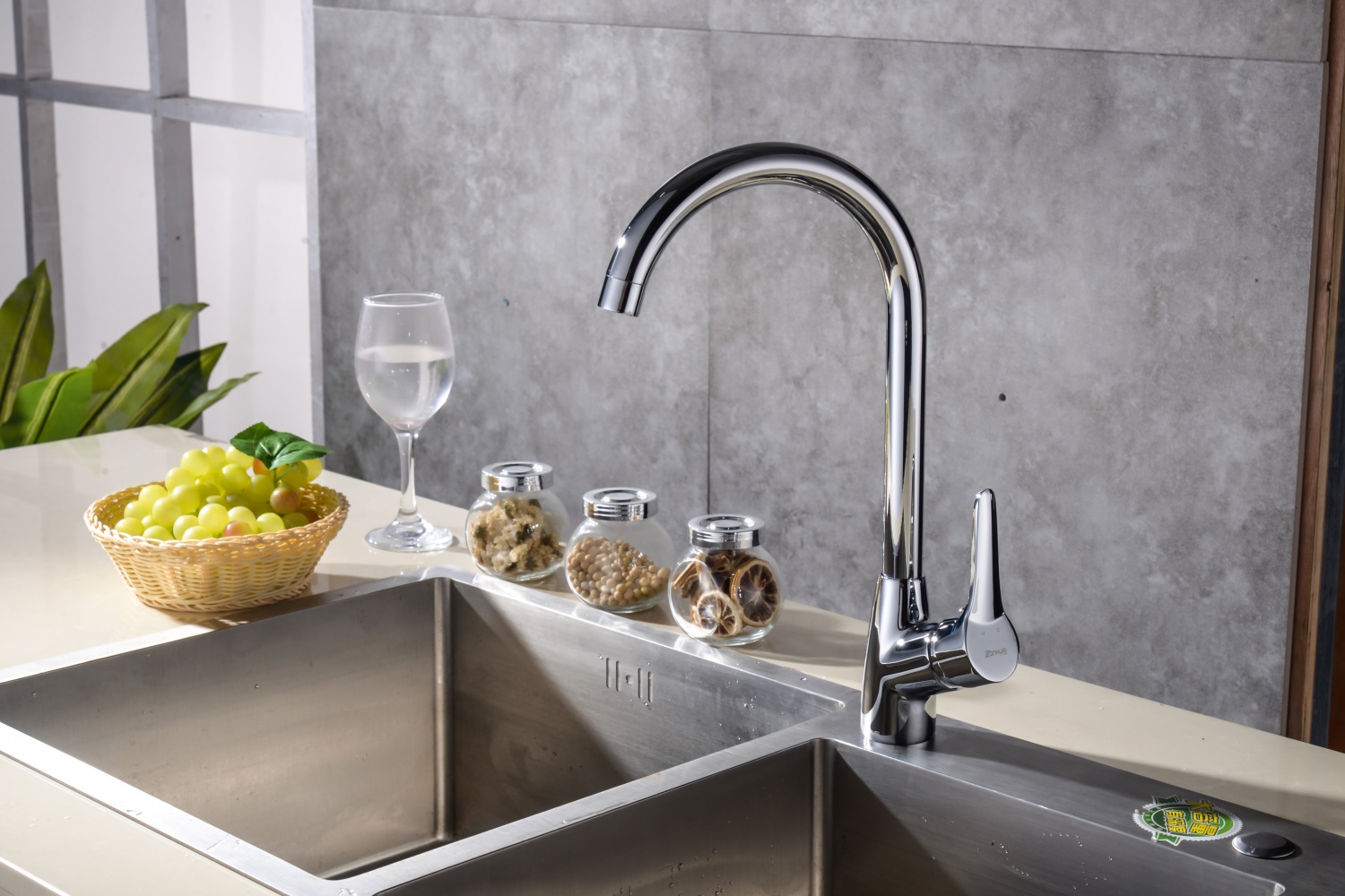 932-107单孔冷热混淆菜盆龙头