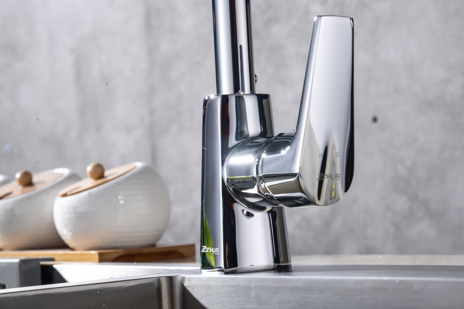 932-208单孔冷热混淆菜盆龙头