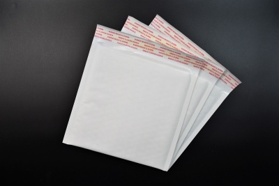 白色牛皮纸气泡袋