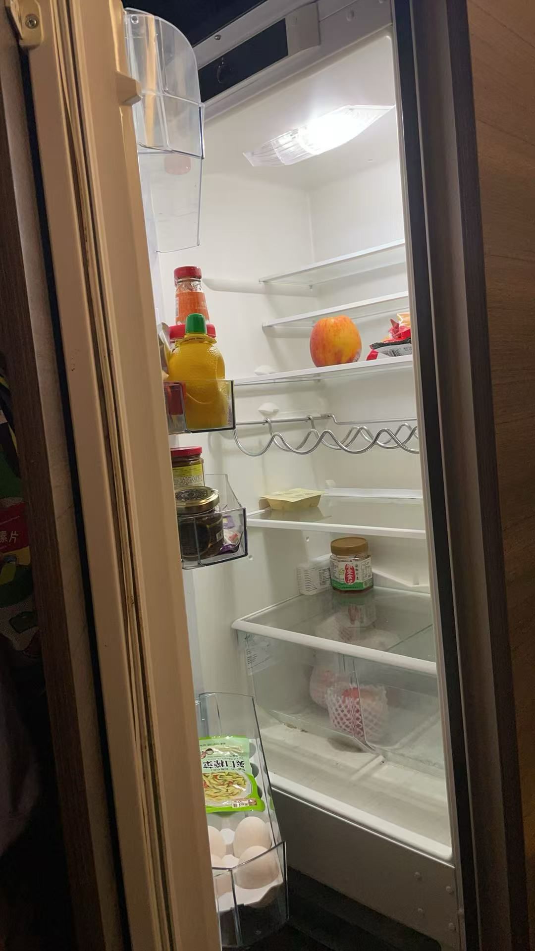 Beko倍科冰箱|雪櫃 更換雪櫃門膠邊，你的冰箱，駿弘電器維修為你維護。