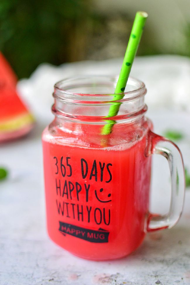 这才是西瓜汁的准确做法，炎天就得多喝它，冰冷甜蜜，解暑全...