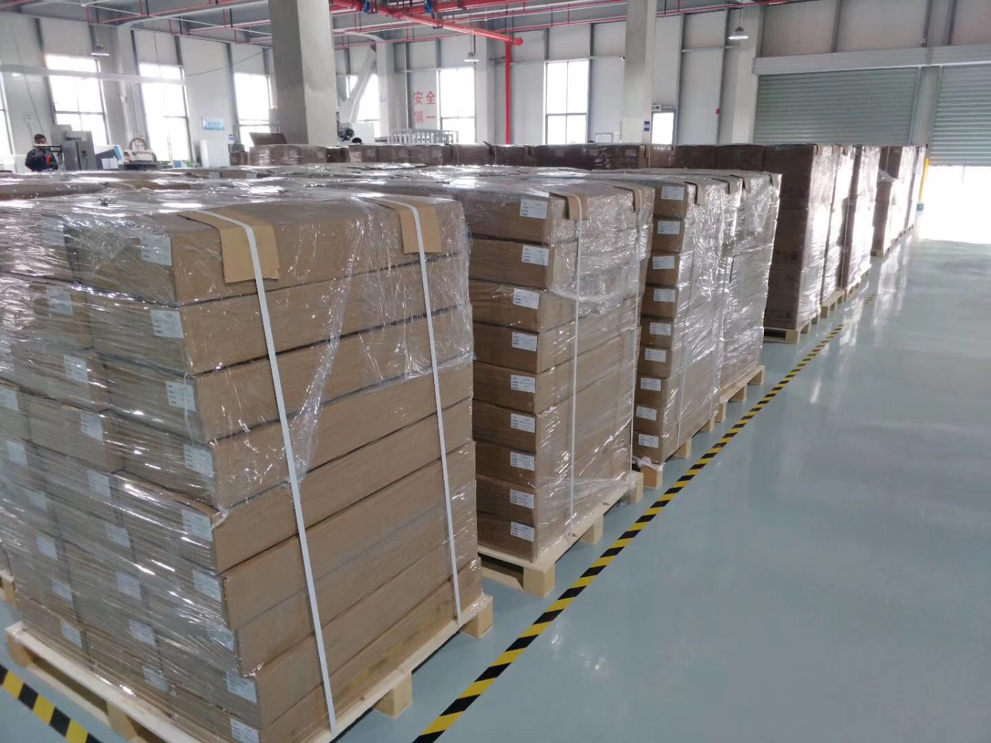 38寸车载导乘屏