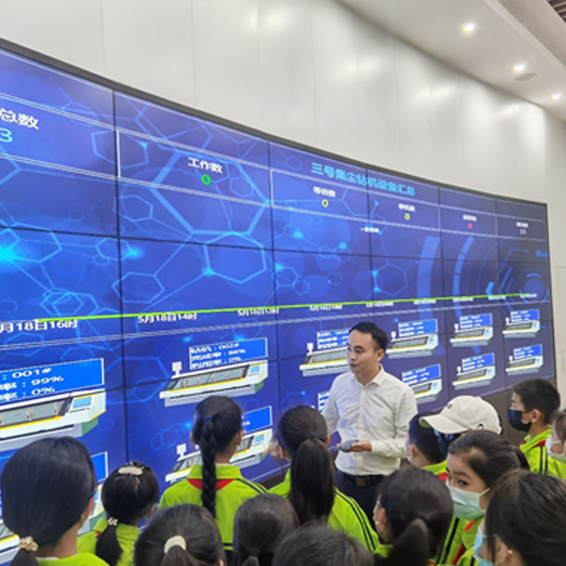 龙南市科协组织学生到龙南918.COM精密开展“全国科技周”活动