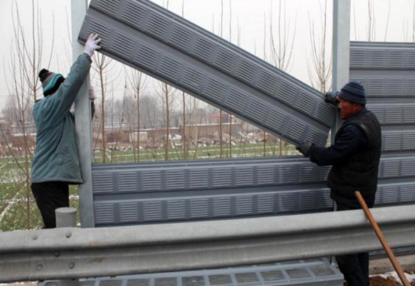 金属插板式声屏障