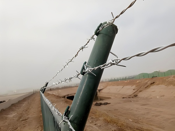 刺铁（钢）丝隔离栅