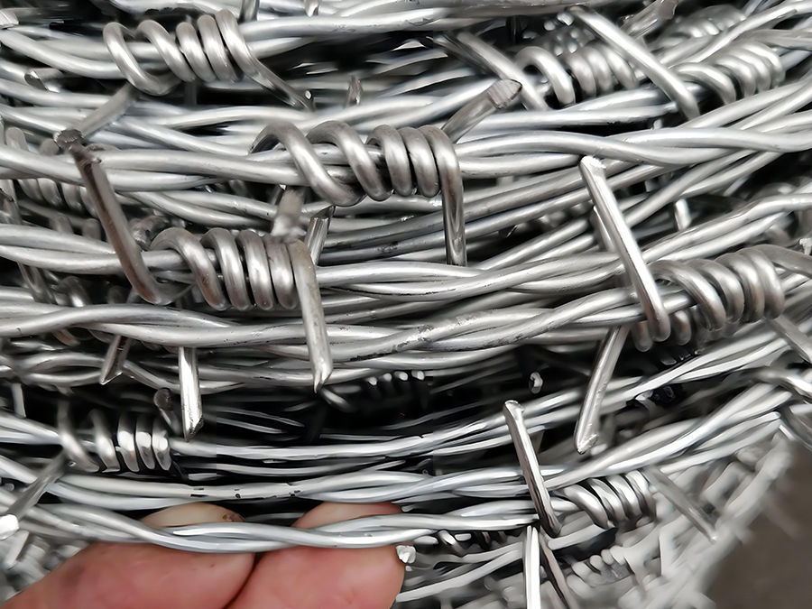 刺铁（钢）丝隔离栅