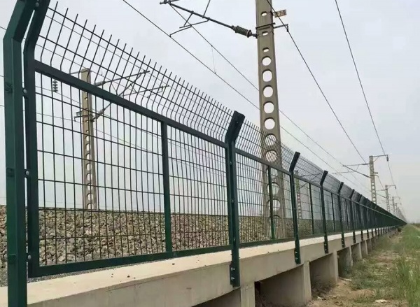 铁路加高防护网