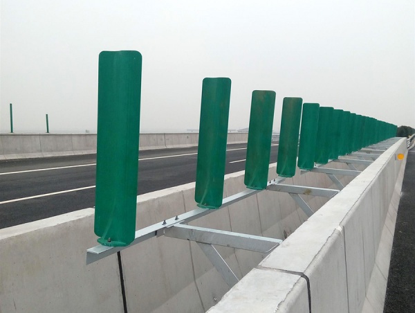 防眩板蹊径护栏