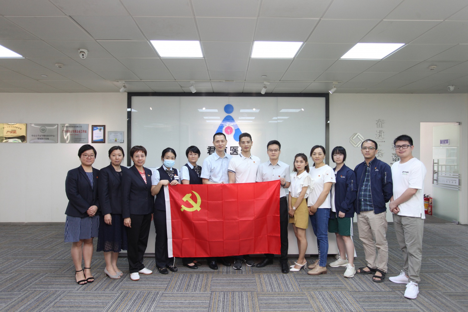 党建引领，共建共融