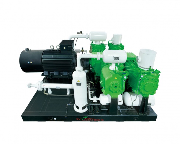 Horizontally opposed three-stage compression oil-free engine