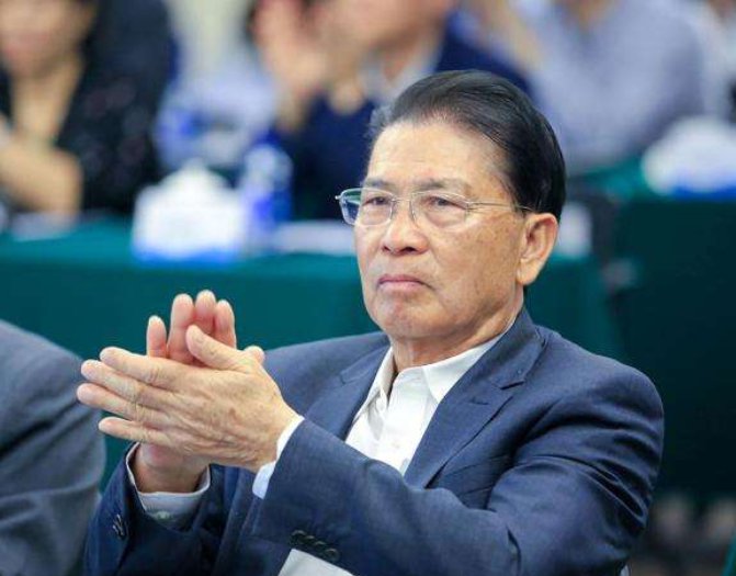 何享健惊魂一夜得平安