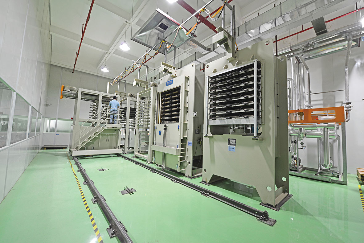 Automatic Vacuum Lamination Machine