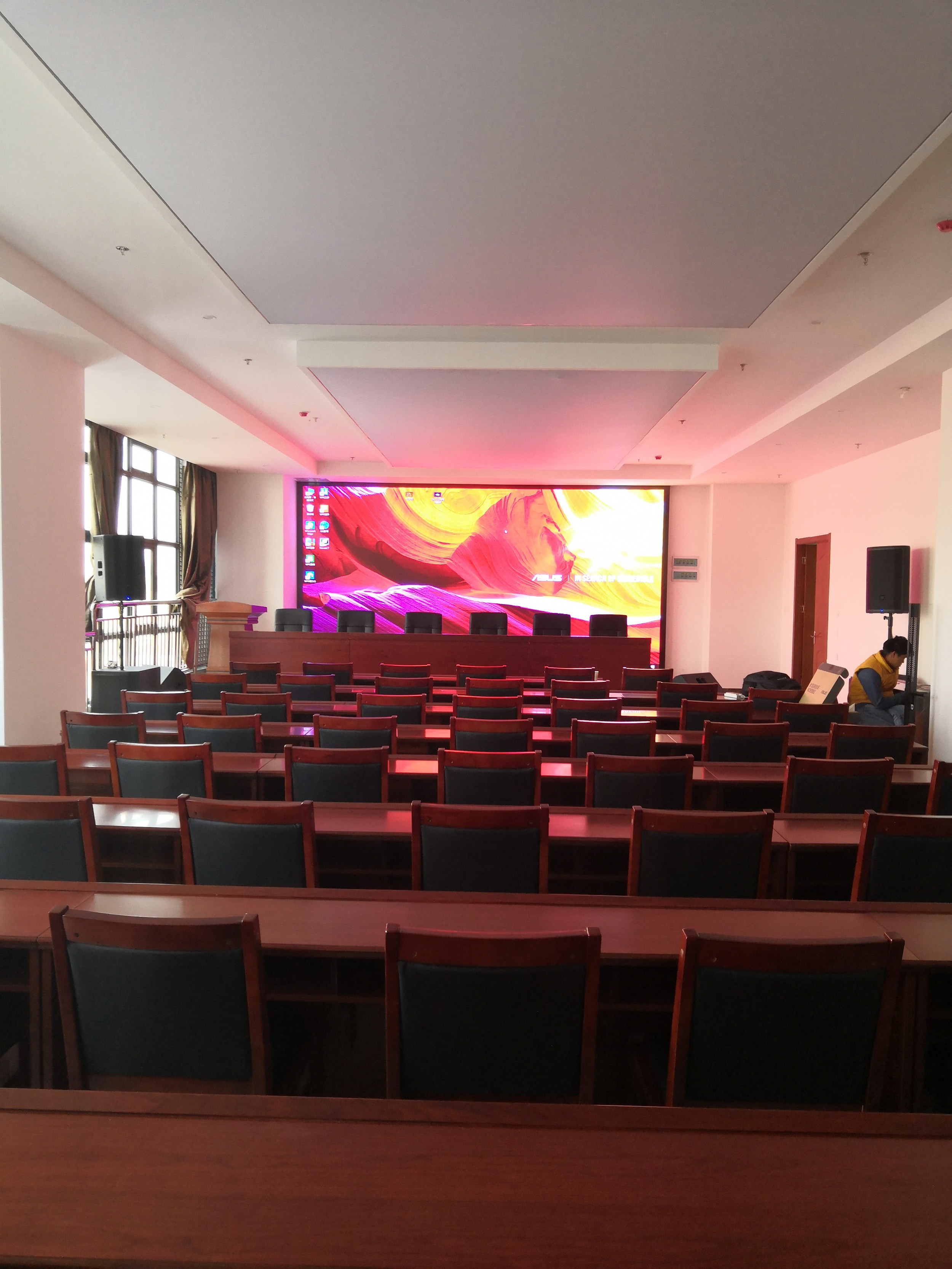 云南某军队离退休职员效劳中心聚会室